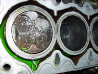 Vista de los cilindros con fastix y el piston roto
