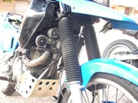 suzuki DR850S/Fuelles-protectores-de-barrales.JPG